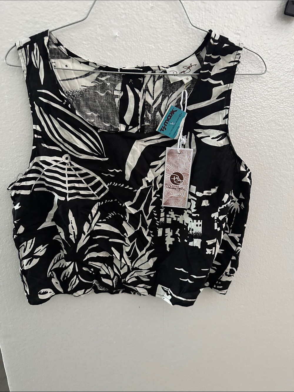 Panama Jack Black and White Tropical Print Cropped Tank
